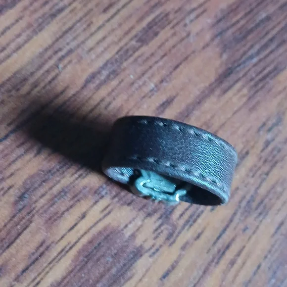Leather ring - Picture 3 of 7